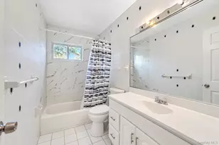 38 Waterford Dr, Wheatley Heights, NY 11798 - Photo 24