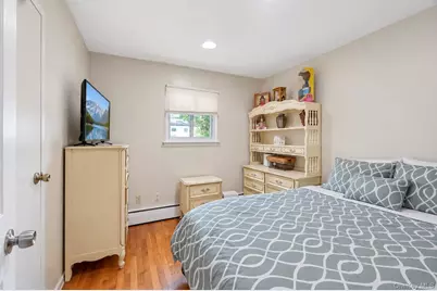 38 Waterford Drive, Wheatley Heights, NY 11798 - Photo 20