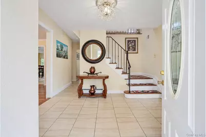 38 Waterford Drive, Wheatley Heights, NY 11798 - Photo 4