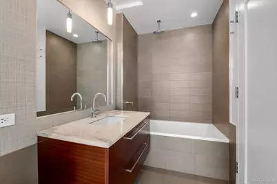 24-15 Queens Plaza N #6B, Long Island City, NY 11101 - Photo 20