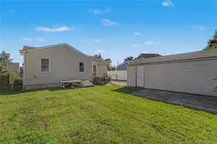 410 10th St, West Babylon, NY 11704 - Photo 4