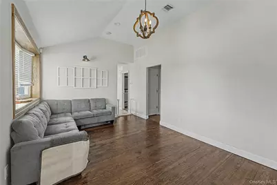 410 10th Street, West Babylon, NY 11704 - Photo 6