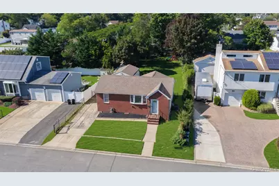 410 10th Street, West Babylon, NY 11704 - Photo 1