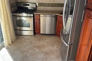 26 Circle Dr, Hempstead, NY 11550 - Photo 6