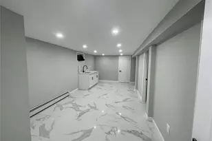 137-14 Bedell St, Springfield Gardens, NY 11413 - Photo 20