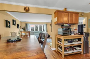 8 N Summit Dr, Massapequa, NY 11758 - Photo 10