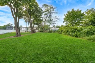 166 Church St, Freeport, NY 11520 - Photo 26