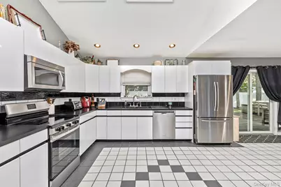 21 Aberdeen Drive, Mastic, NY 11950 - Photo 10