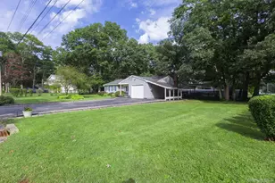 21 Aberdeen Dr, Mastic, NY 11950 - Photo 2