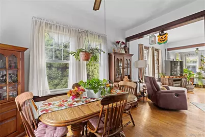 992 Roanoke Avenue, Riverhead, NY 11901 - Photo 10