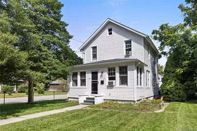992 Roanoke Avenue, Riverhead, NY 11901 - Photo 2