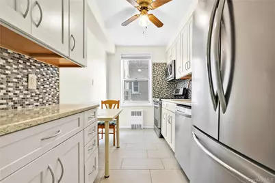 27-10 Parsons Boulevard #2F, Flushing, NY 11354 - Photo 16