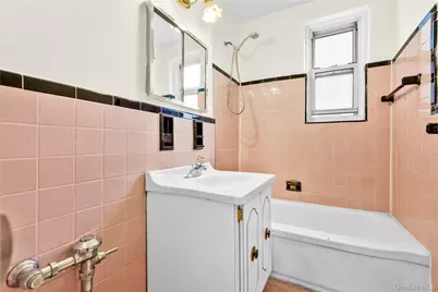 27-10 Parsons Boulevard #2F, Flushing, NY 11354 - Photo 18