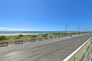 370 W Broadway, Long Beach, NY 11561 - Photo 26