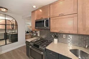 370 W Broadway, Long Beach, NY 11561 - Photo 10