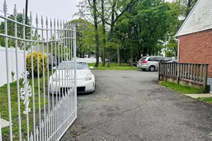 224 Park Ave, Roosevelt, NY 11575 - Photo 4