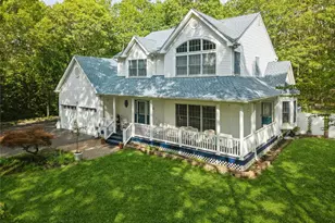 22 Jerusalem Hollow Rd, Manorville, NY 11949 - Photo 2
