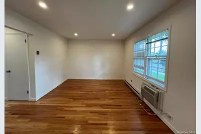 165 Manorhaven Boulevard #G, Port Washington, NY 11050 - Photo 6