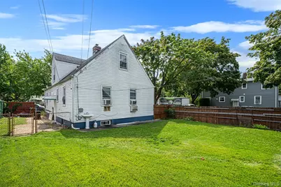 26903 Union Turnpike, New York, NY 11040 - Photo 12