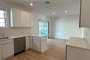 7807 Shore Rd, Port Washington, NY 11050 - Photo 8
