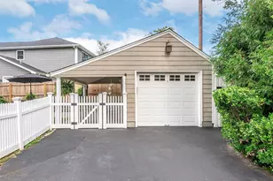 30 Waverly St, Glen Head, NY 11545 - Photo 10