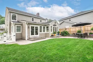 30 Waverly St, Glen Head, NY 11545 - Photo 4