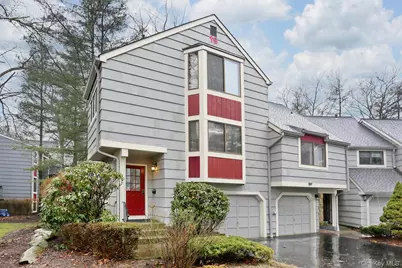 161 Treetop Circle #161, Nanuet, NY 10954 - Photo 2