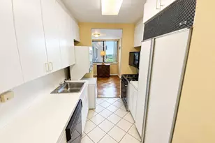 270-10 Grand Central Pkwy, Floral Park, NY 11005 - Photo 8