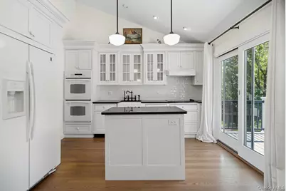 19 W Farms Lane, Commack, NY 11725 - Photo 10