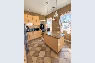 135-16 Kew Gardens Road, Richmond Hill, NY 11418 - Photo 12