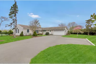 62 Bayfield Lane, Westhampton Beach, NY 11978 - Photo 2