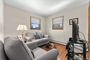 196 Von Huenfeld St, Massapequa Park, NY 11762 - Photo 16