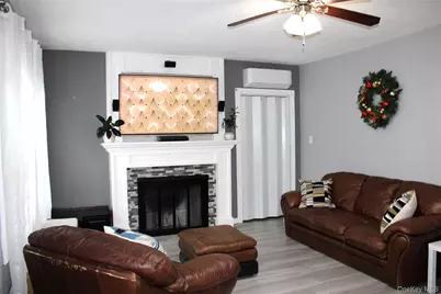 20020 104th Avenue, Saint Albans, NY 11412 - Photo 12