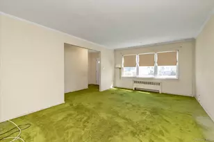 58 Elm St, Hicksville, NY 11801 - Photo 2