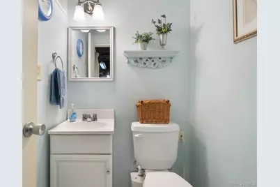 144 Nassau Avenue, West Babylon, NY 11704 - Photo 16