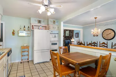 144 Nassau Avenue, West Babylon, NY 11704 - Photo 8