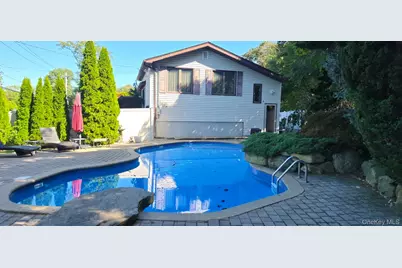 1420 August Road, North Babylon, NY 11703 - Photo 8
