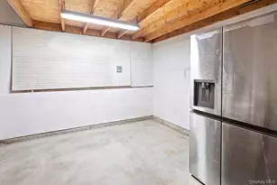 89 Brook Ct S, New Hyde Park, NY 11040 - Photo 22