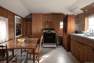 362 Middle Rd, Bayport, NY 11705 - Photo 8