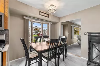 41 Cornell Lane, Hicksville, NY 11801 - Photo 8