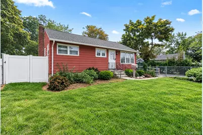5 Prospect Street W, Amityville, NY 11701 - Photo 4