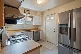 5 Prospect St W, Amityville, NY 11701 - Photo 12
