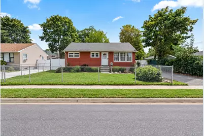 5 Prospect Street W, Amityville, NY 11701 - Photo 2