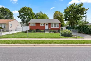 5 Prospect St W, Amityville, NY 11701 - Photo 2