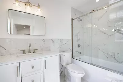 48 N Linwood #B, Port Washington, NY 11050 - Photo 12