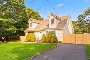 35 Cedar Ln, Medford, NY 11763 - Photo 2