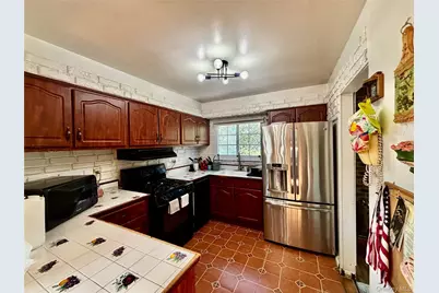 254-40 Craft Avenue #2nd Fl, Rosedale, NY 11422 - Photo 4
