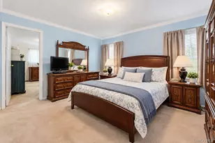 45 Berkshire Rd, Hicksville, NY 11801 - Photo 10