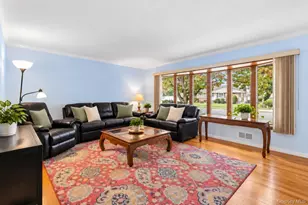 45 Berkshire Rd, Hicksville, NY 11801 - Photo 6