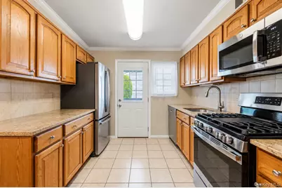 45 Berkshire Road, Hicksville, NY 11801 - Photo 8